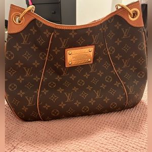 🎉LOUIS VUITTION PURSE 🎉